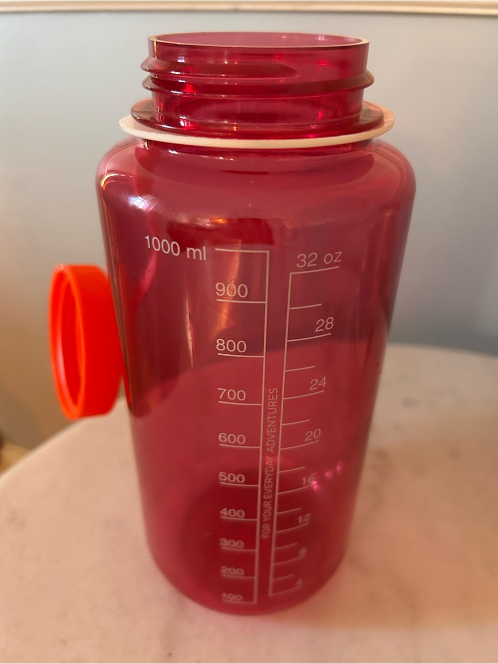 Reusable 1000ml Red Hydration Bottle with Measurement Markings